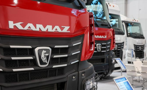 «Слишком много грузовиков»: КАМАЗ тормознули иномарки, даже демпинг не помогает «Слишком много грузовиков»: КАМАЗ тормознули иномарки, даже демпинг не помогает