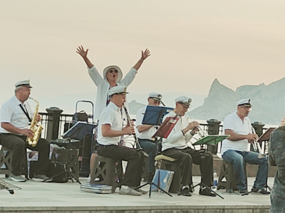 Крым — «Таврида» — Горловка: как добраться без проблем и насладиться отдыхом в разгар сезона